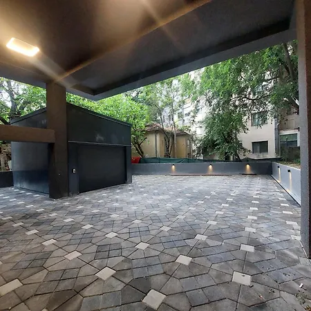 Executive By Modern Living Apartment *