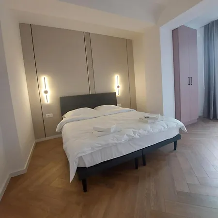 Apartment Executive By Modern Living *