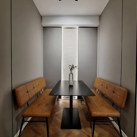 Executive By Modern Living * Escópia