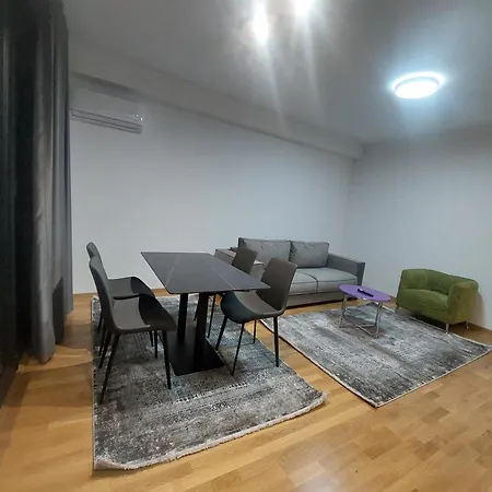 Executive By Modern Living سكوبجي