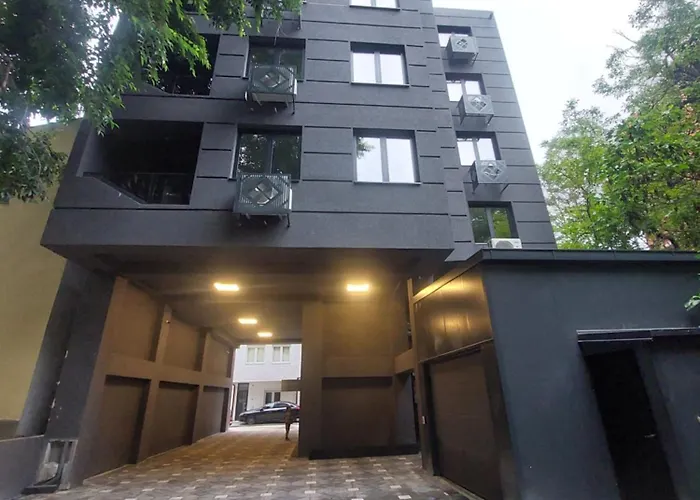 Apartment Executive By Modern Living *