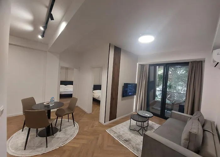 Executive By Modern Living Apartment *