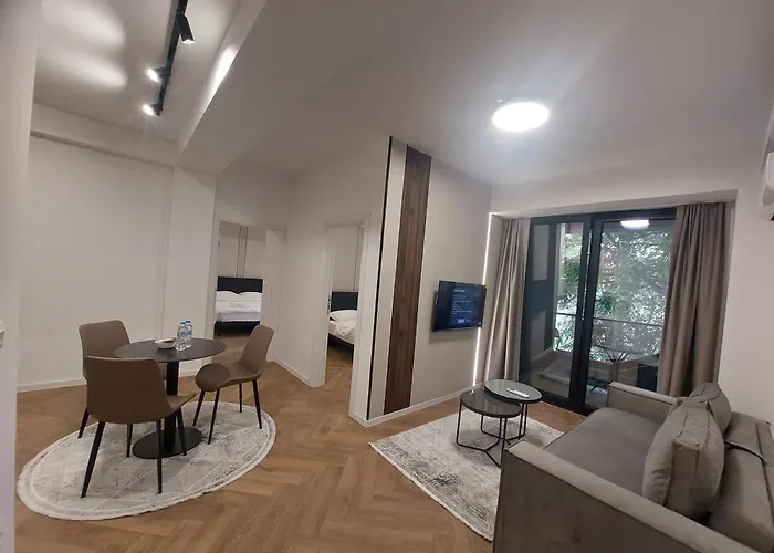 Executive By Modern Living Apartment