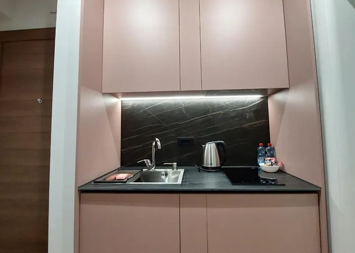 Apartment Executive By Modern Living *