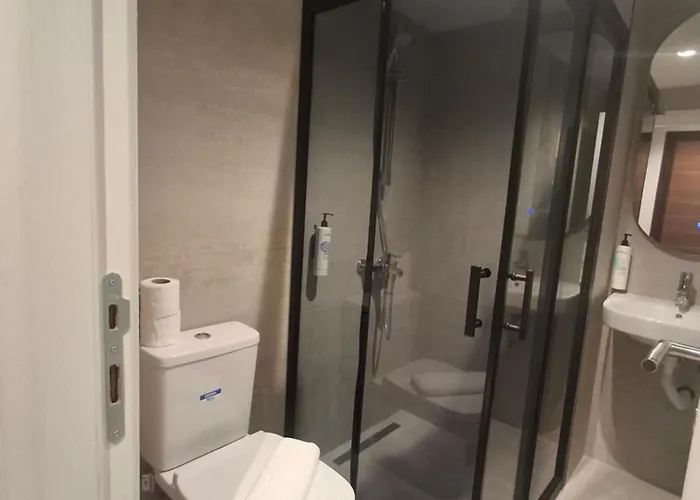 Executive By Modern Living Apartment